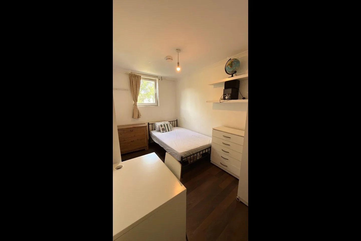 Room Buxton Road in Greater London