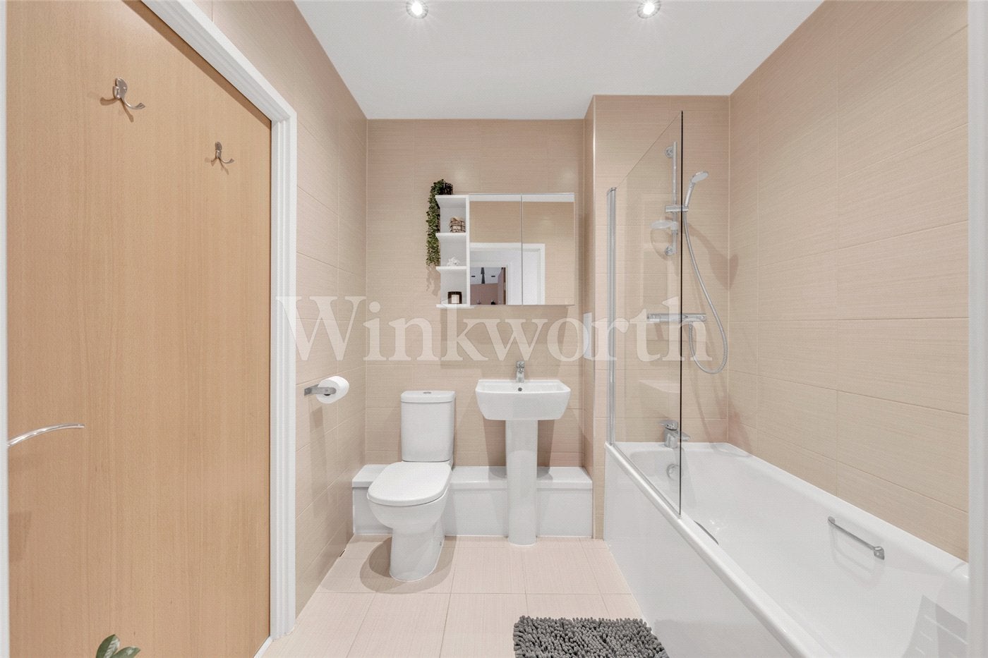 Flat Swannell Way in Greater London