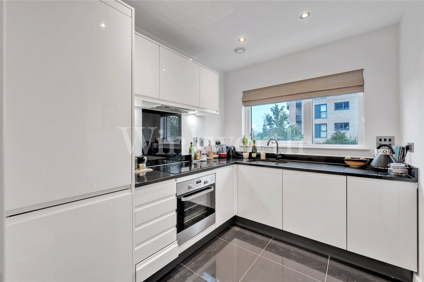 Flat Swannell Way in Greater London
