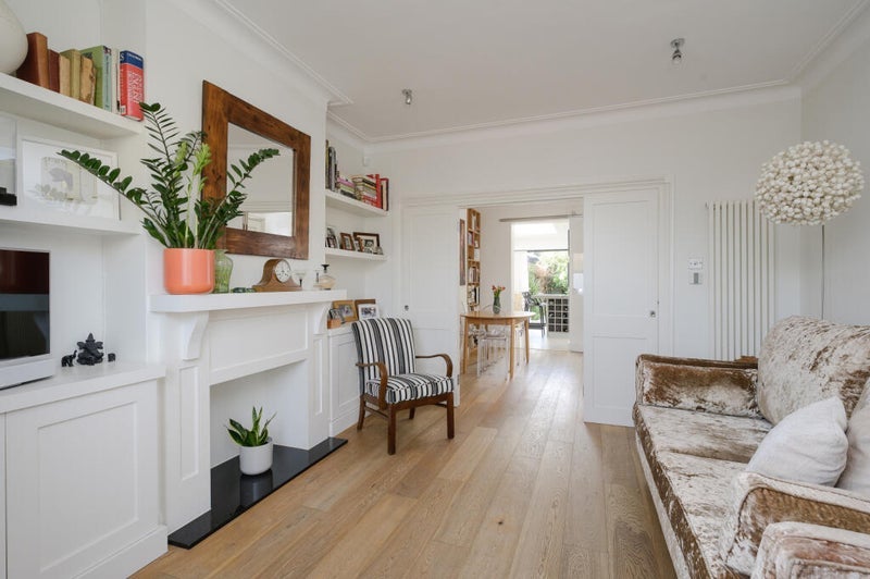 Room Russell Road in Greater London