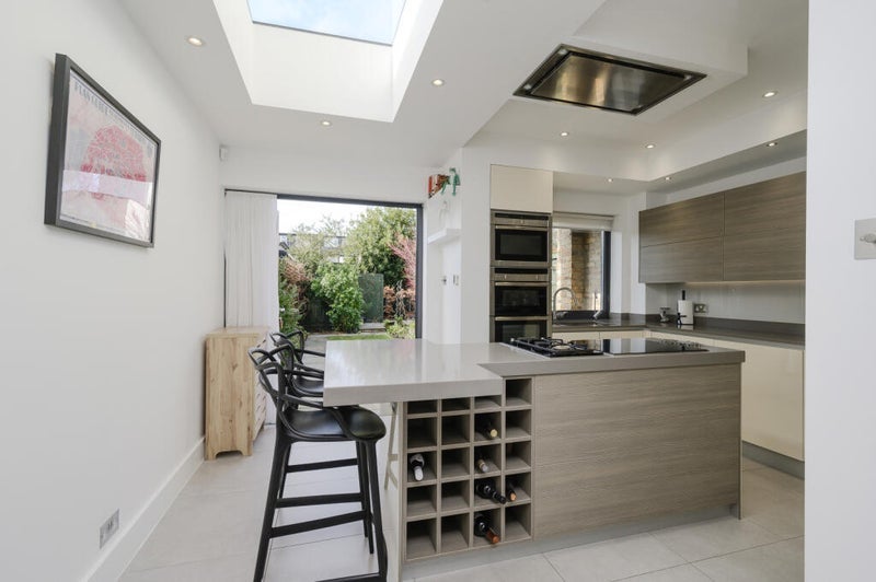 Room Russell Road in Greater London