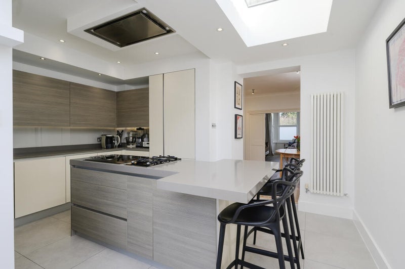 Room Russell Road in Greater London