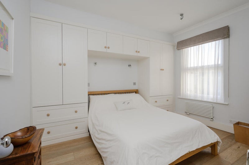 Room Russell Road in Greater London