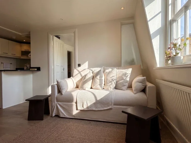 Flat Onslow Gardens in Greater London