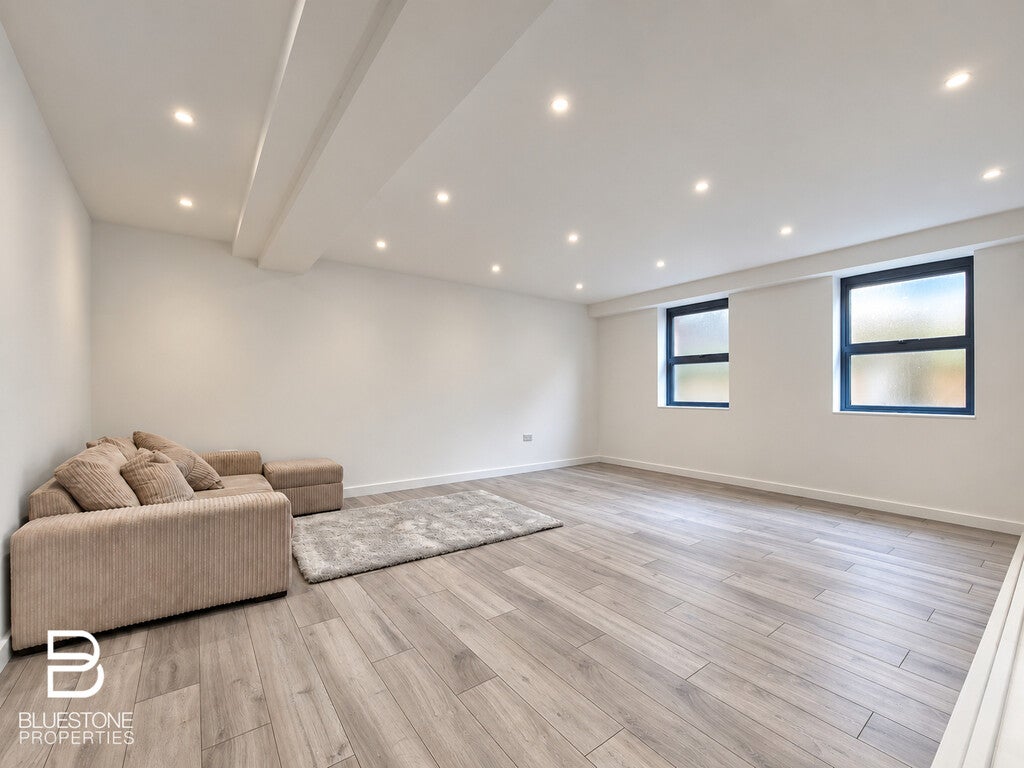 Flat Beddington Gardens in Greater London