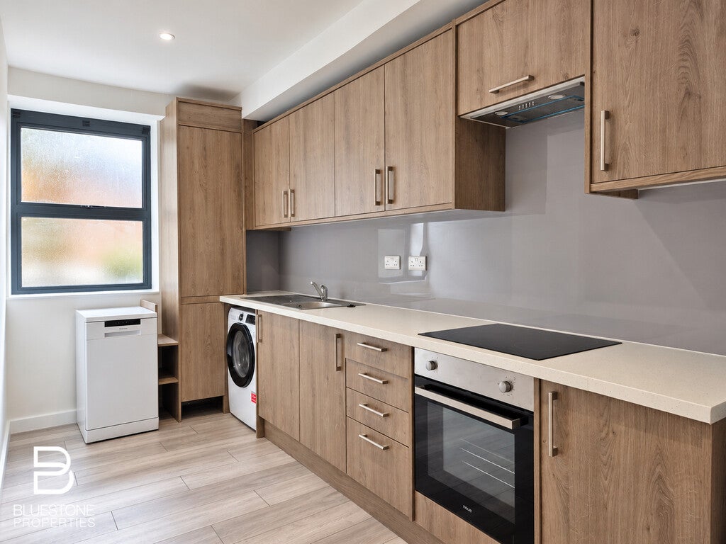 Flat Beddington Gardens in Greater London