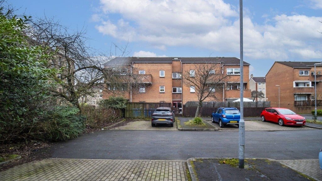 Flat Armadale Path in Glasgow