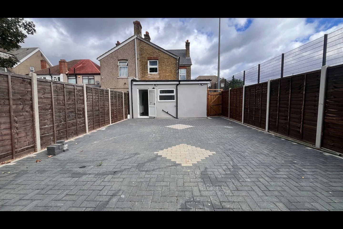 Flat Edith Road in Greater London