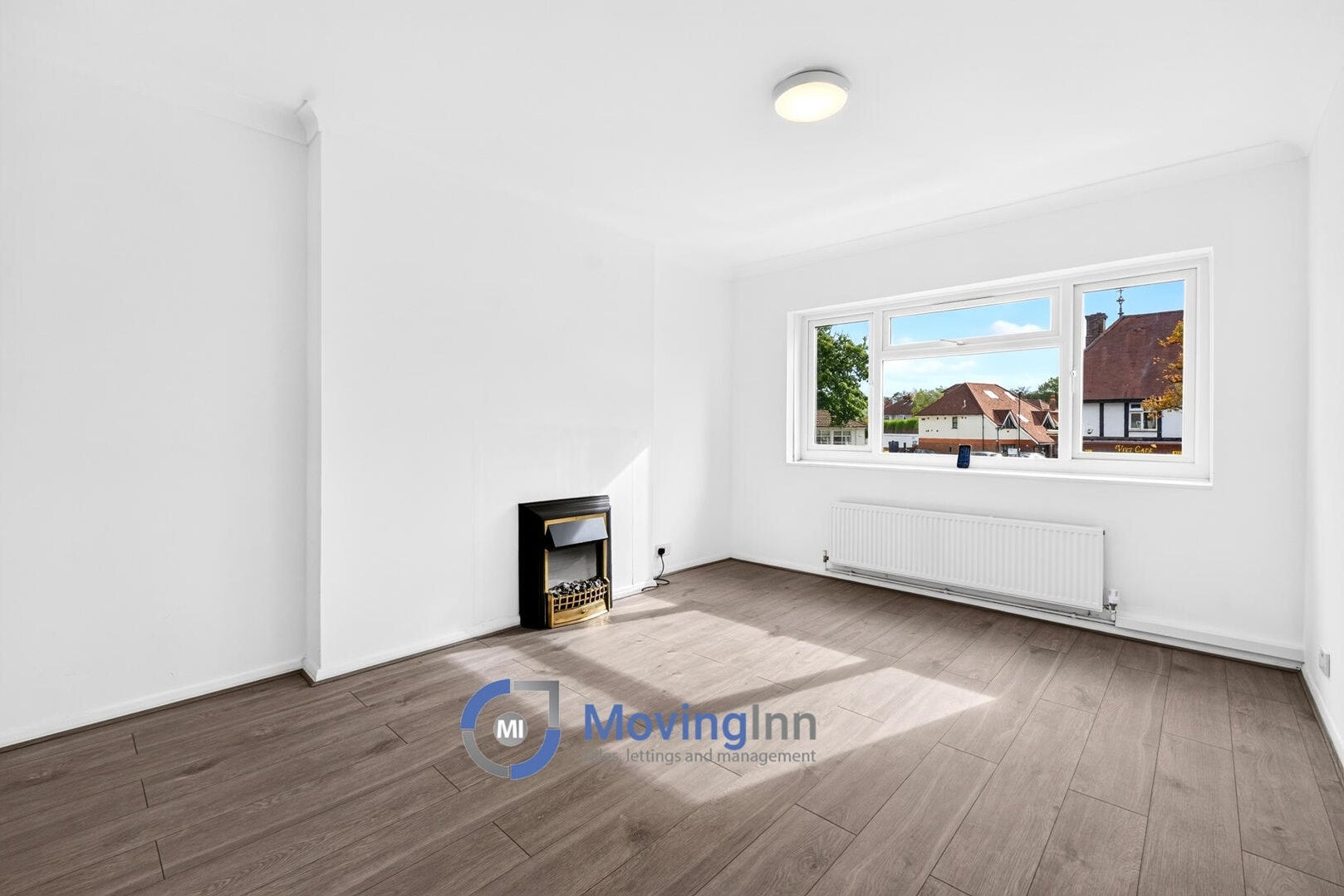 Flat Wickham Road in Greater London