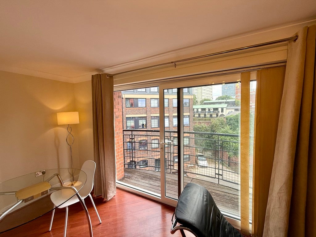 Flat King Edwards Road in Birmingham