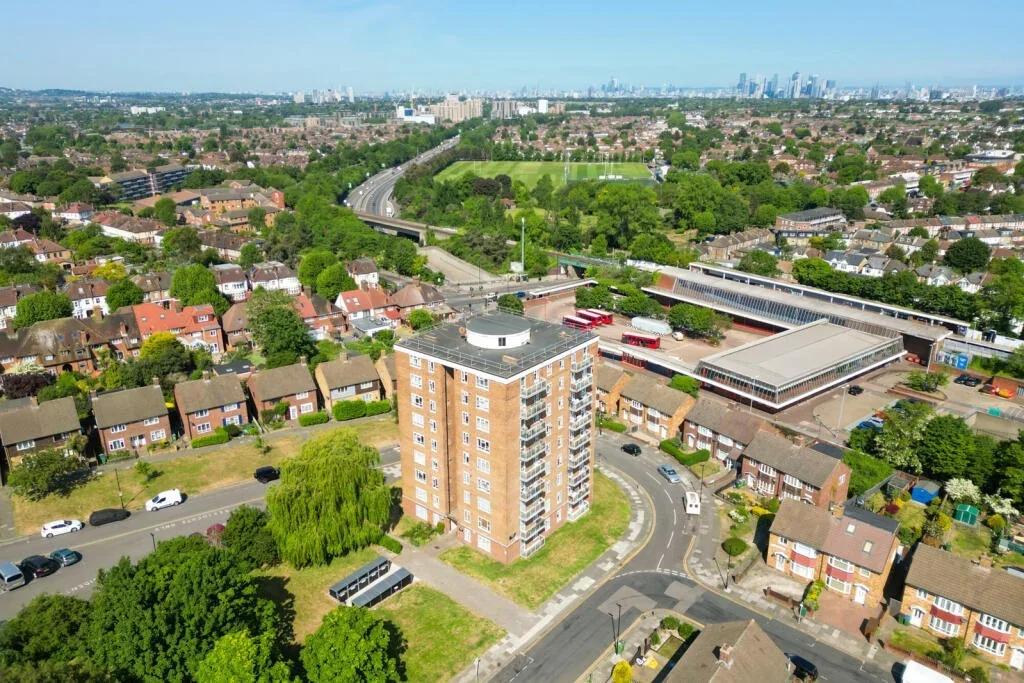 Flat Strongbow Crescent in Greater London
