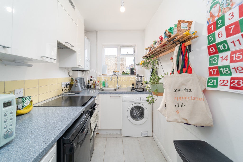 Flat Essex Road in Greater London