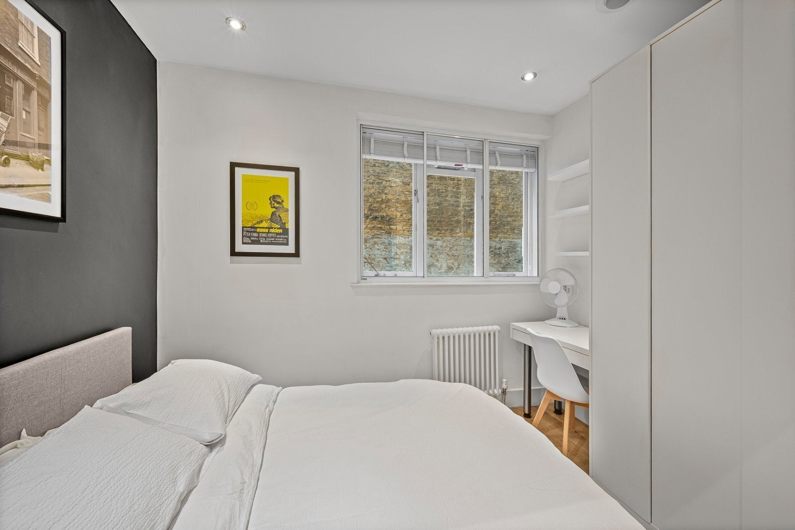 Flat Cucumber Alley in Greater London