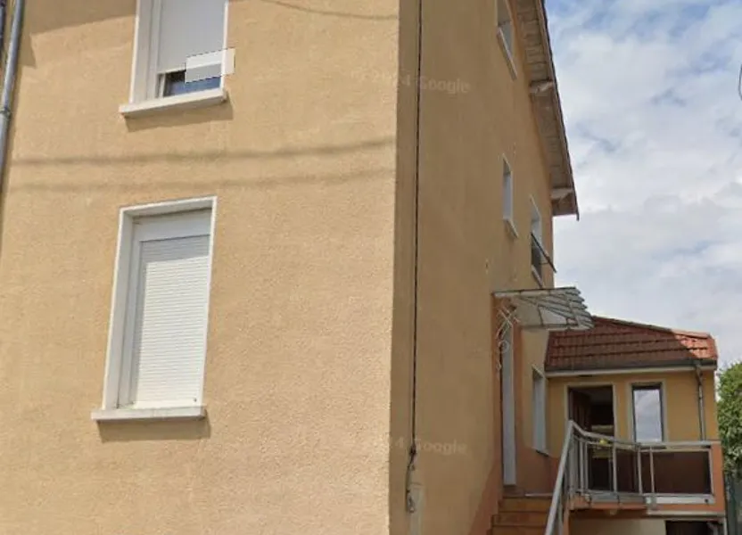 Flat Rue Charles Fourrier in Oullins-Pierre-Bénite