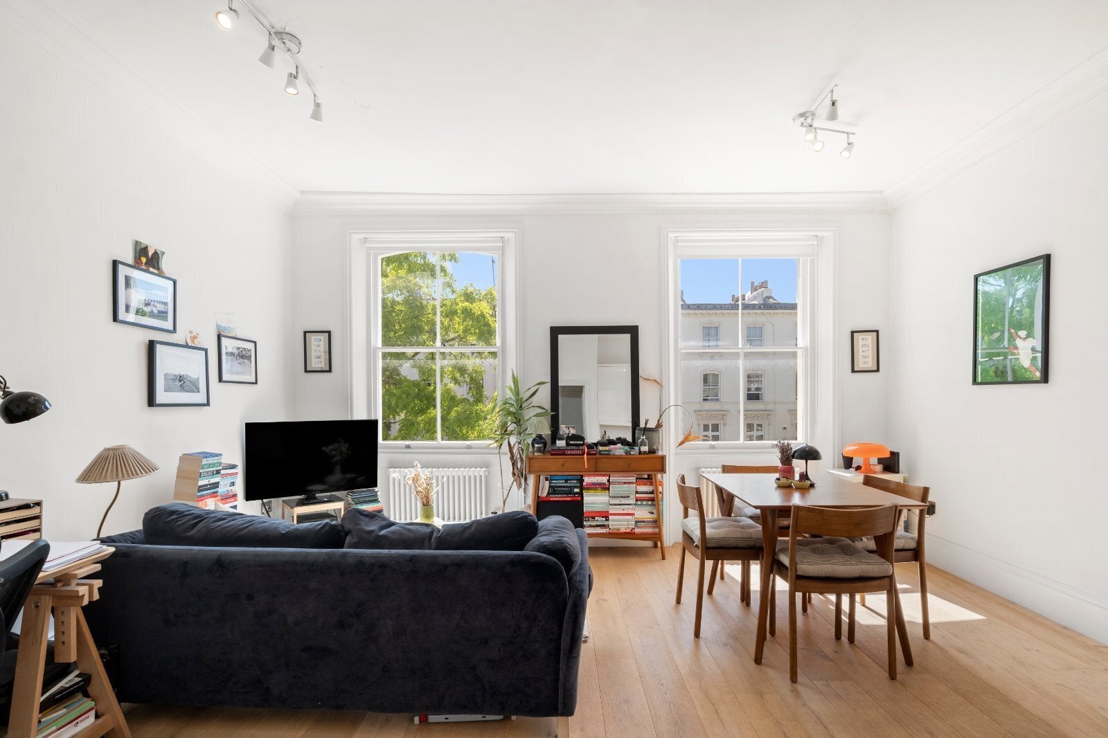 Flat Clarendon Gardens in City of Westminster