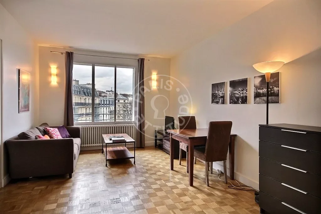 Appartement Rue de Navarre à Paris