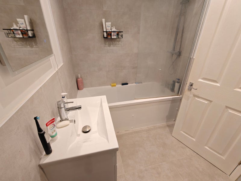 Room The Warren in Greater London