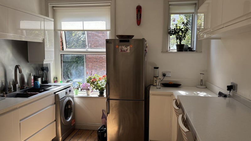Room Rathcoole Gardens in Greater London