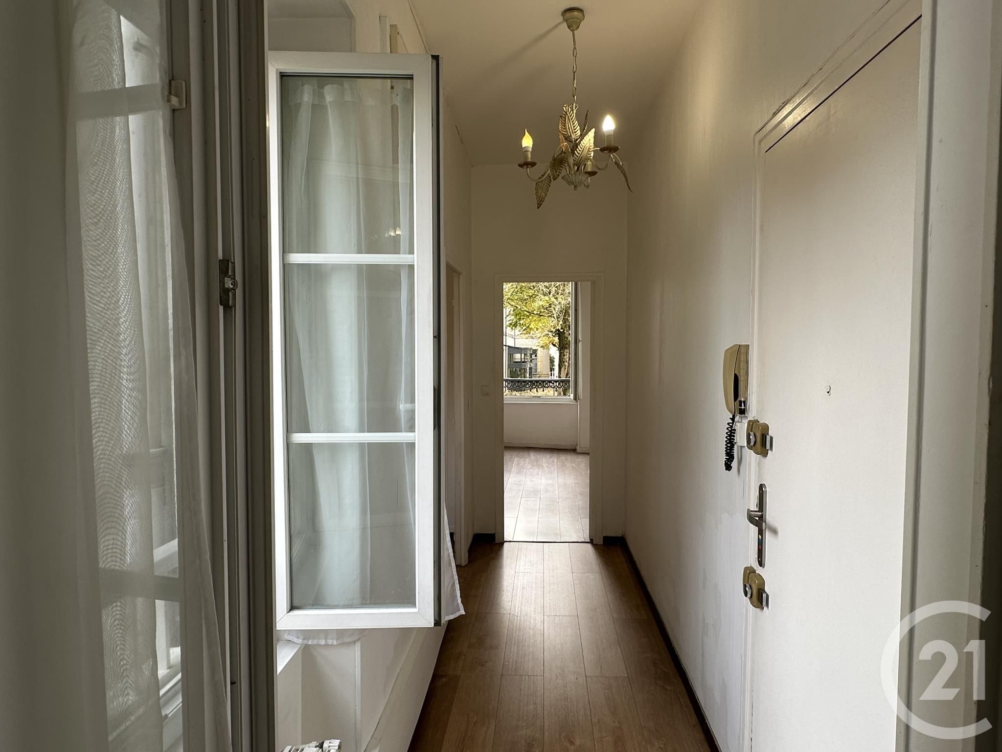 Appartement Route Nationale à Saint-Léger-des-Vignes