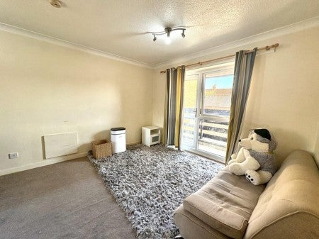 Flat Wellington Road in Greater London
