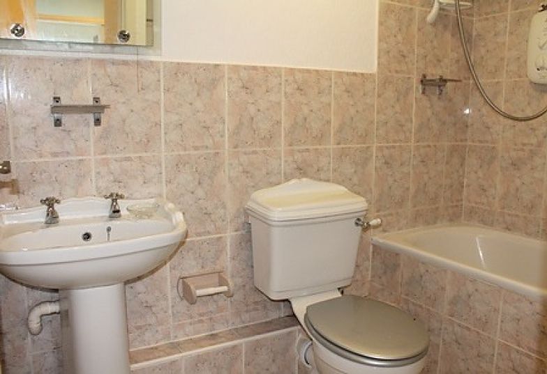 Flat Shanklin Court in Brighton and Hove