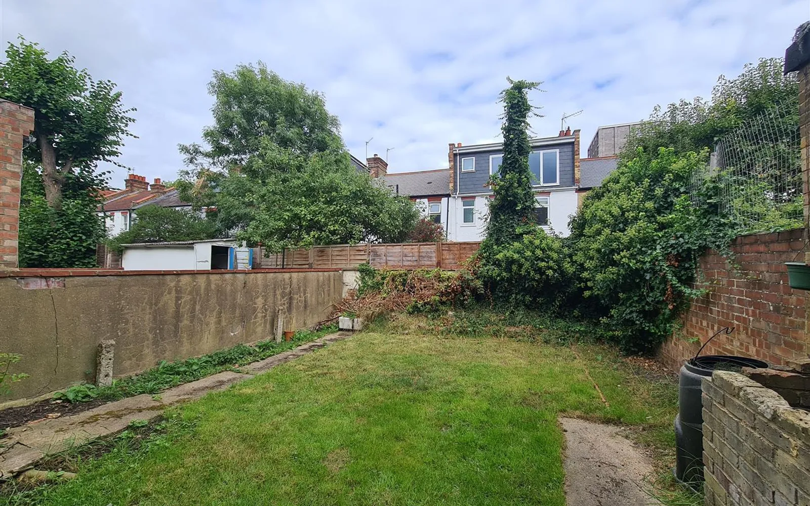 House Sudbourne Road in Greater London