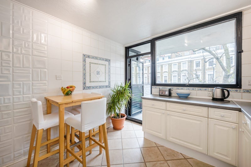 Room Tachbrook Street in City of Westminster