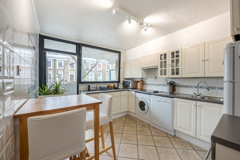 Room Tachbrook Street in City of Westminster