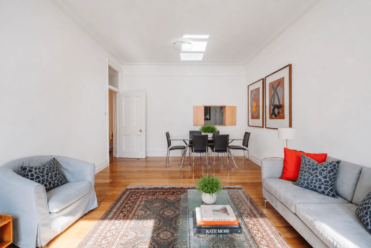 Flat Ridgmount Gardens in Greater London