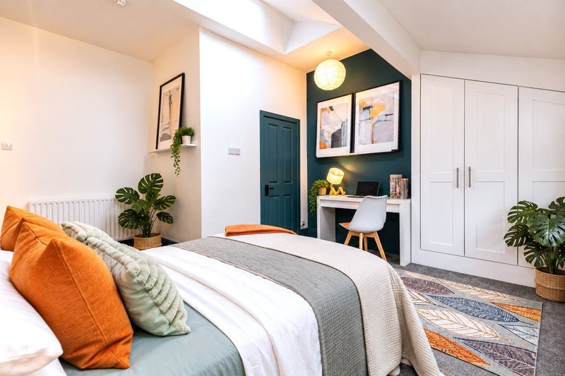 Room Manchester Road in Bury