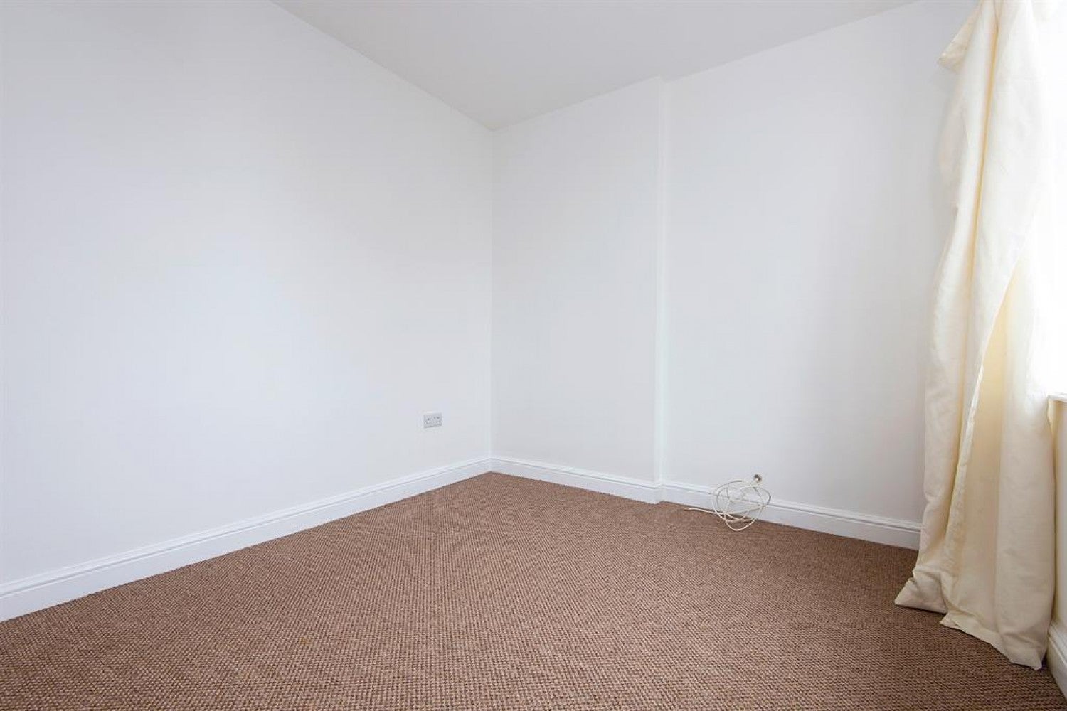 House Ryder Close in Wakefield