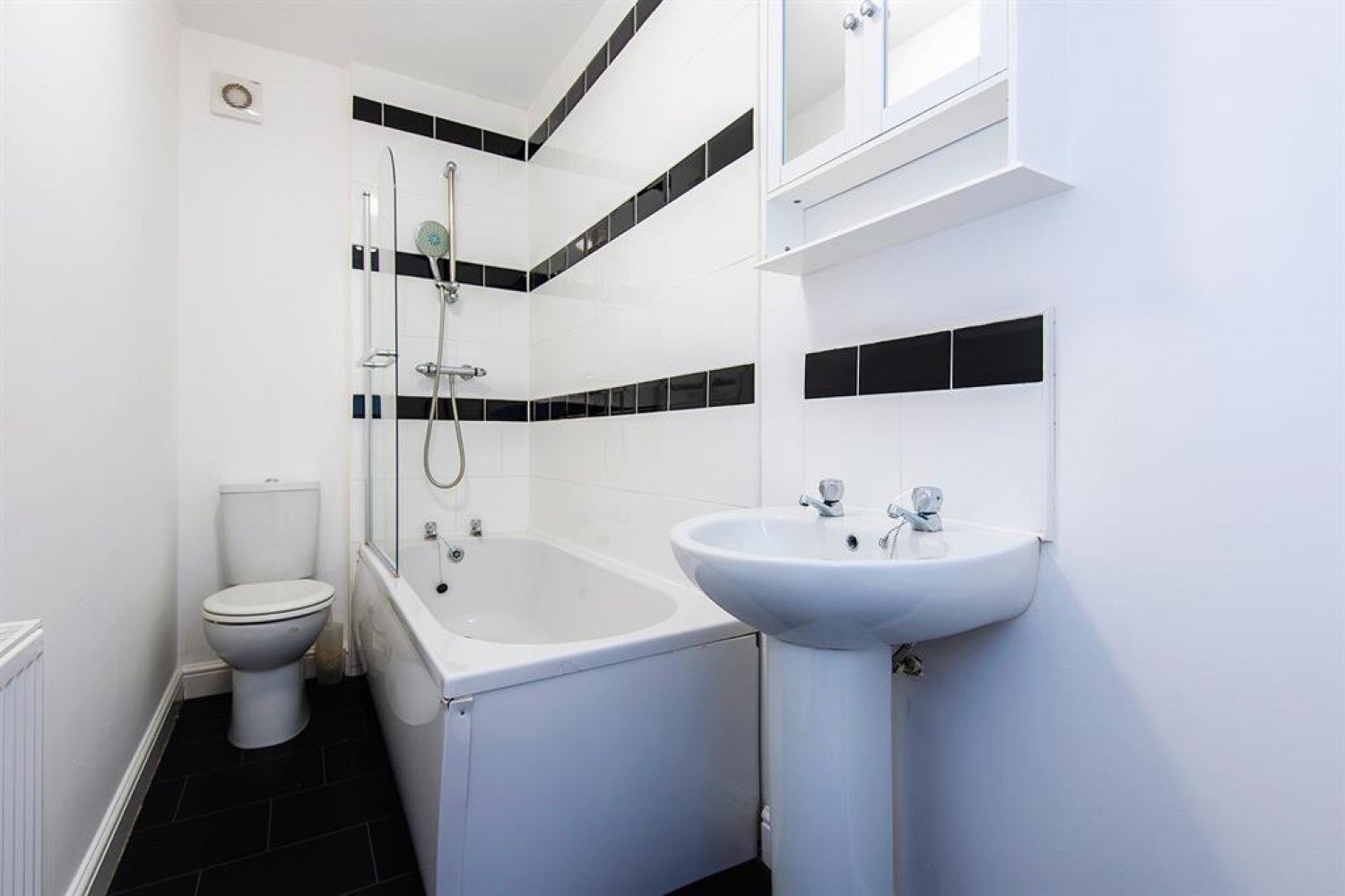 House Ryder Close in Wakefield