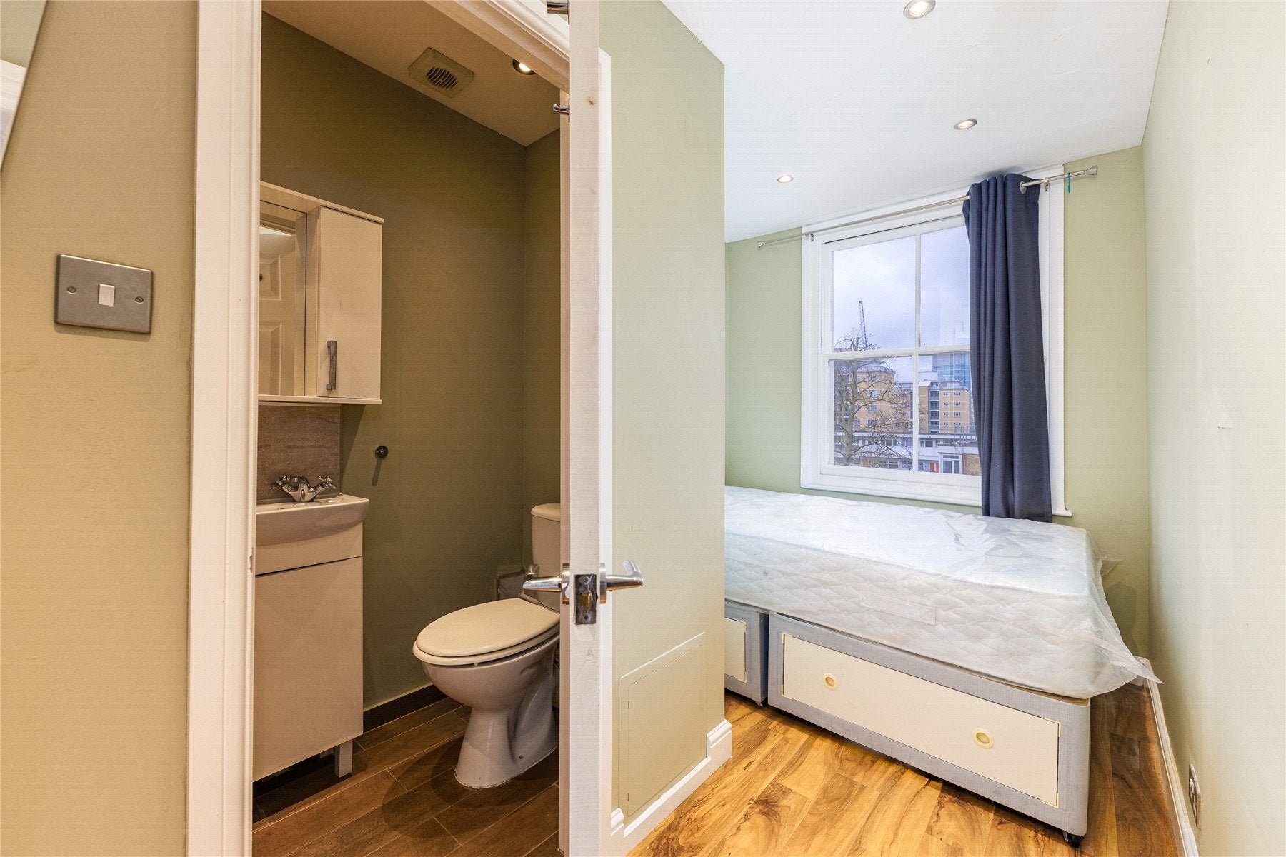 Flat Claverton Street in City of Westminster