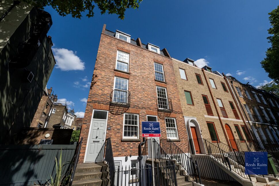 Flat Lambeth Road in Greater London