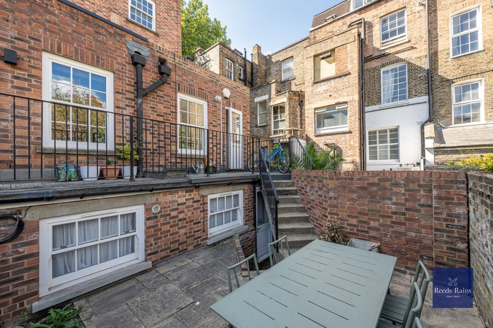 Flat Lambeth Road in Greater London