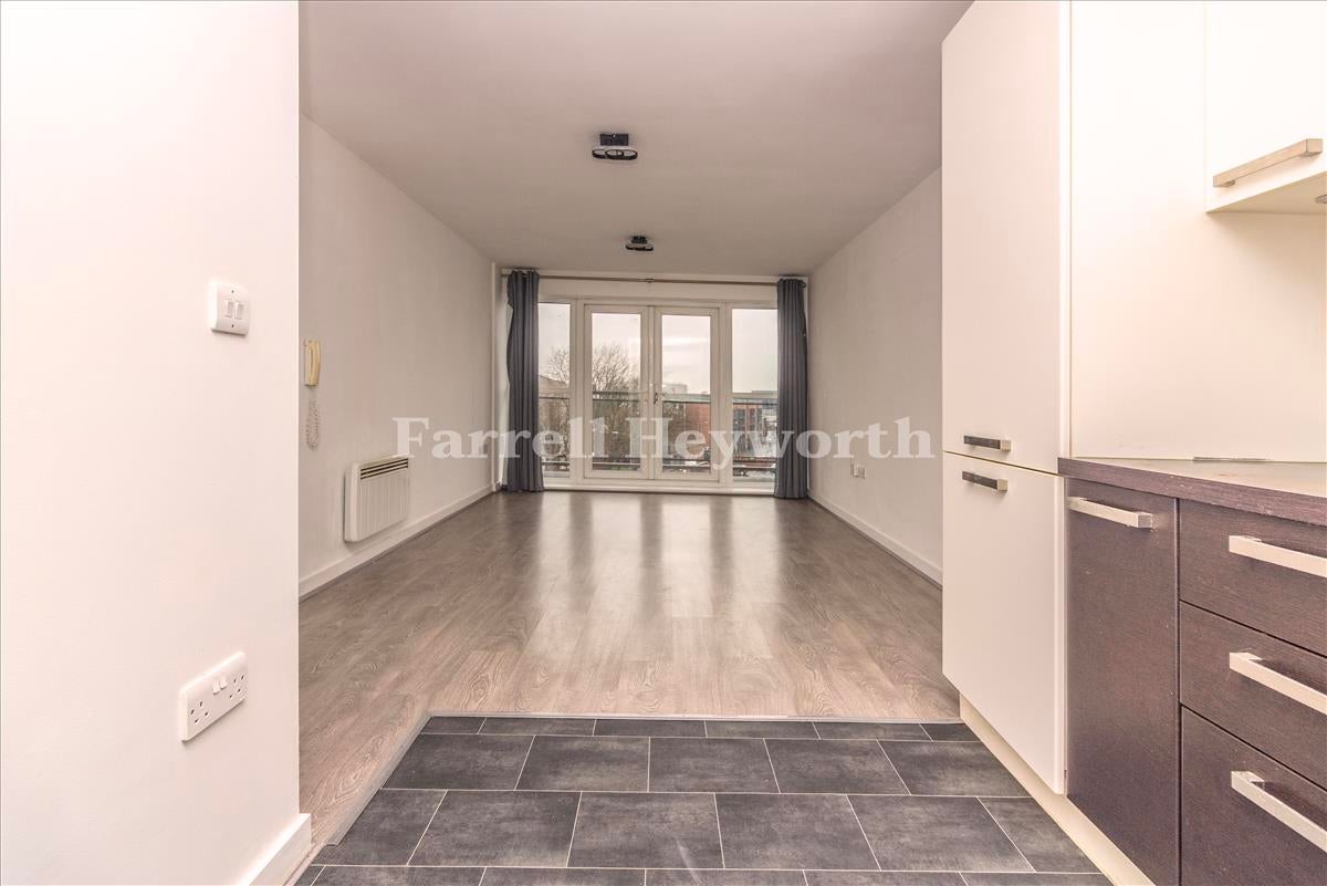 Flat Hendon Court in Euxton