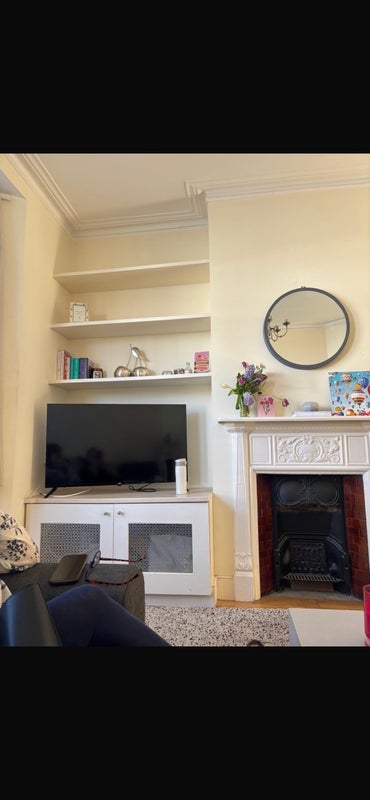 Room Lavenham Road in Greater London