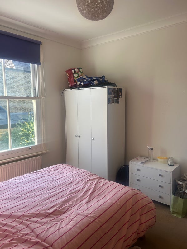 Room Lavenham Road in Greater London