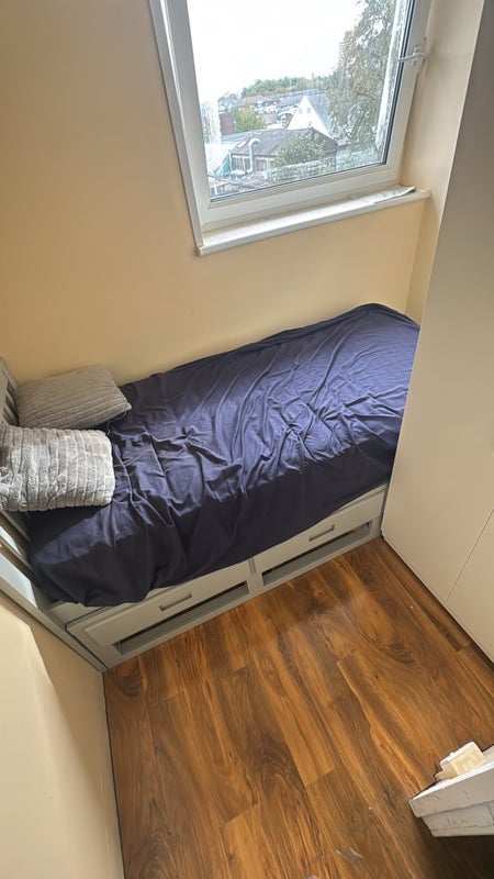 Room Hay Close in Greater London
