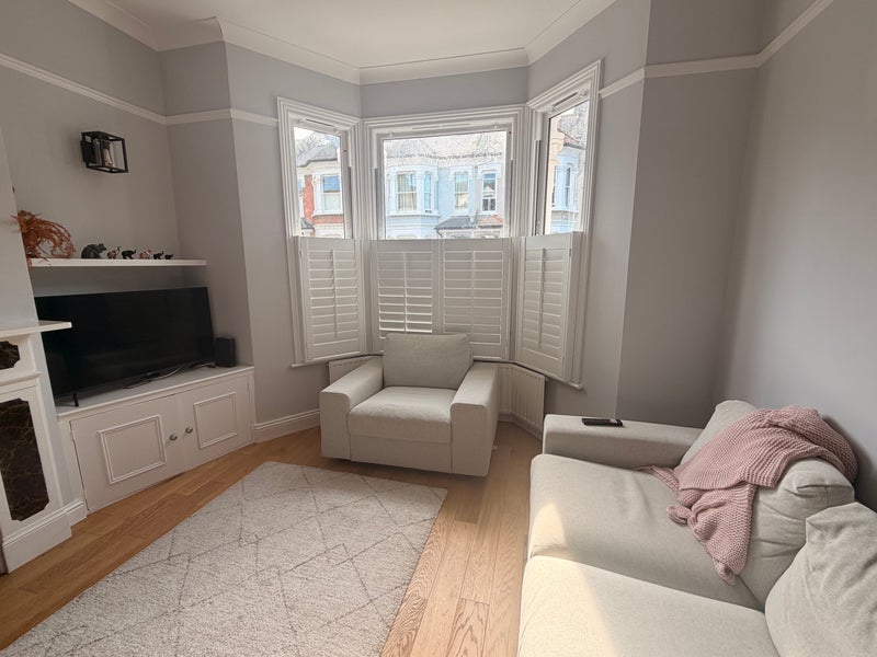Room Sugden Road in Greater London