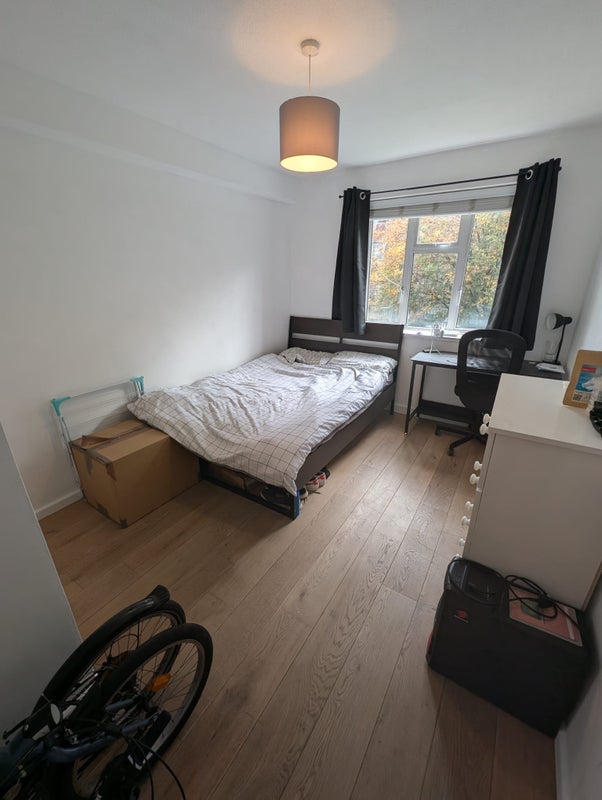 Room Sidney Street in Greater London
