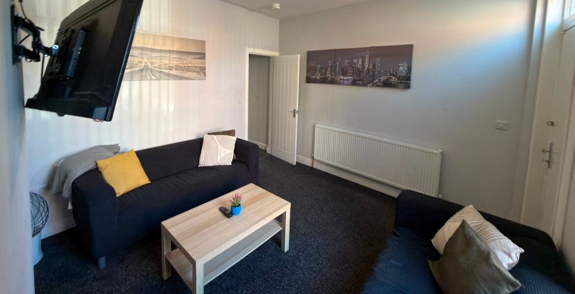 Flat Carberry Terrace in Leeds