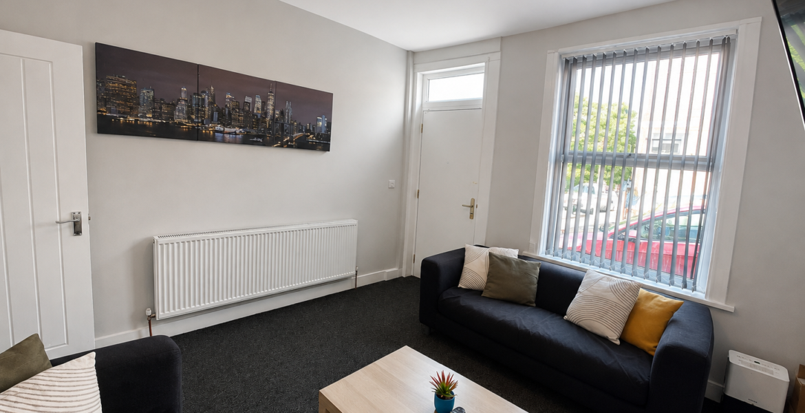 Flat Carberry Terrace in Leeds