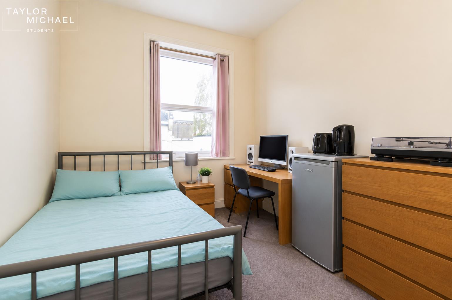 Room Bedford Square in Brighton