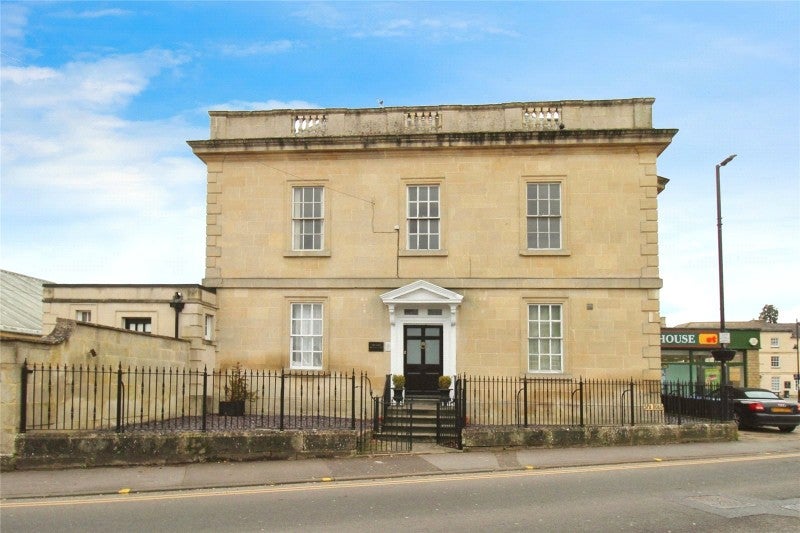 Flat Spa Road in Melksham