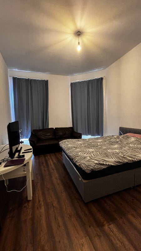 Room Gourock Street in Glasgow
