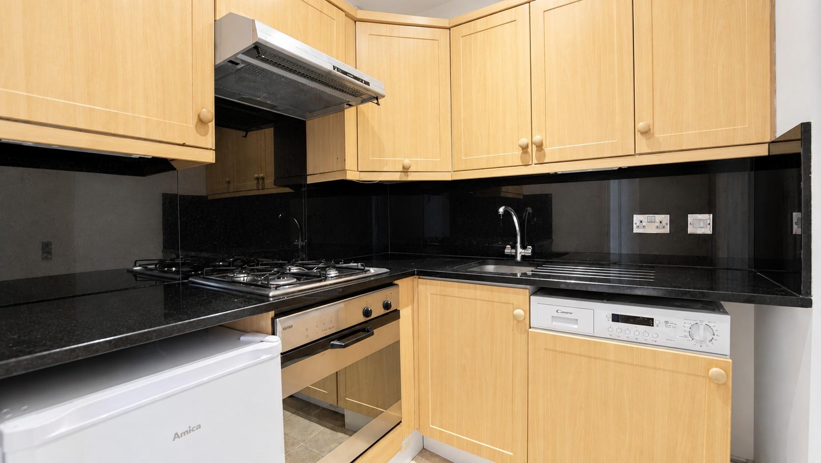 Flat Blenheim Passage in City of Westminster