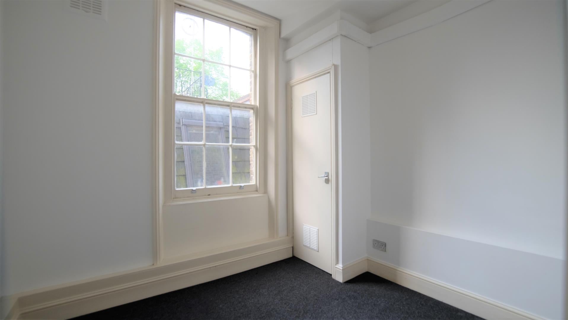 Flat Blenheim Passage in City of Westminster