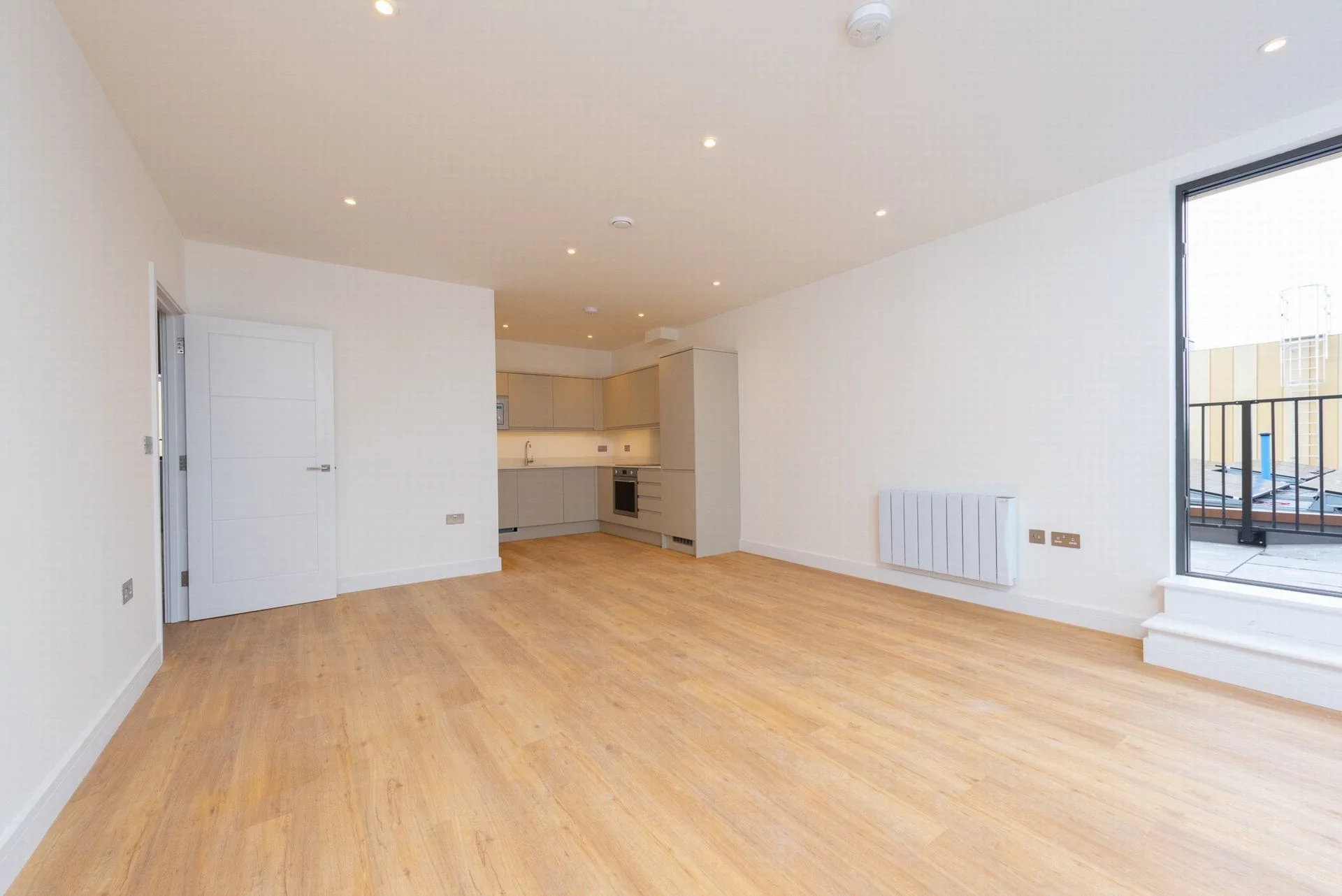 Flat Farnborough Road in Rushmoor
