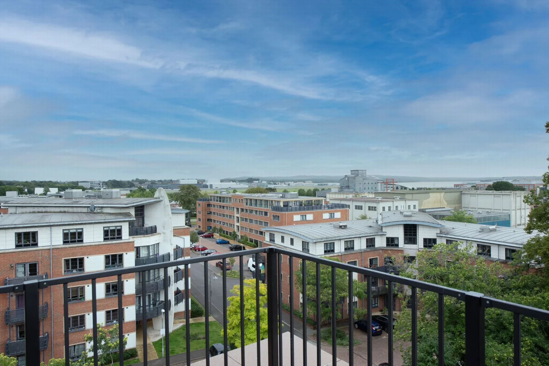 Flat Farnborough Road in Rushmoor